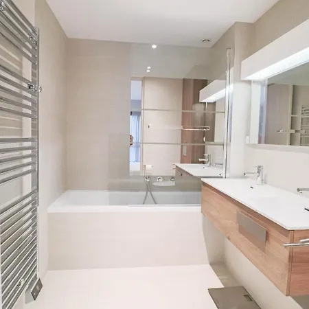 Gray Renovated Luxurious Located In Daire *